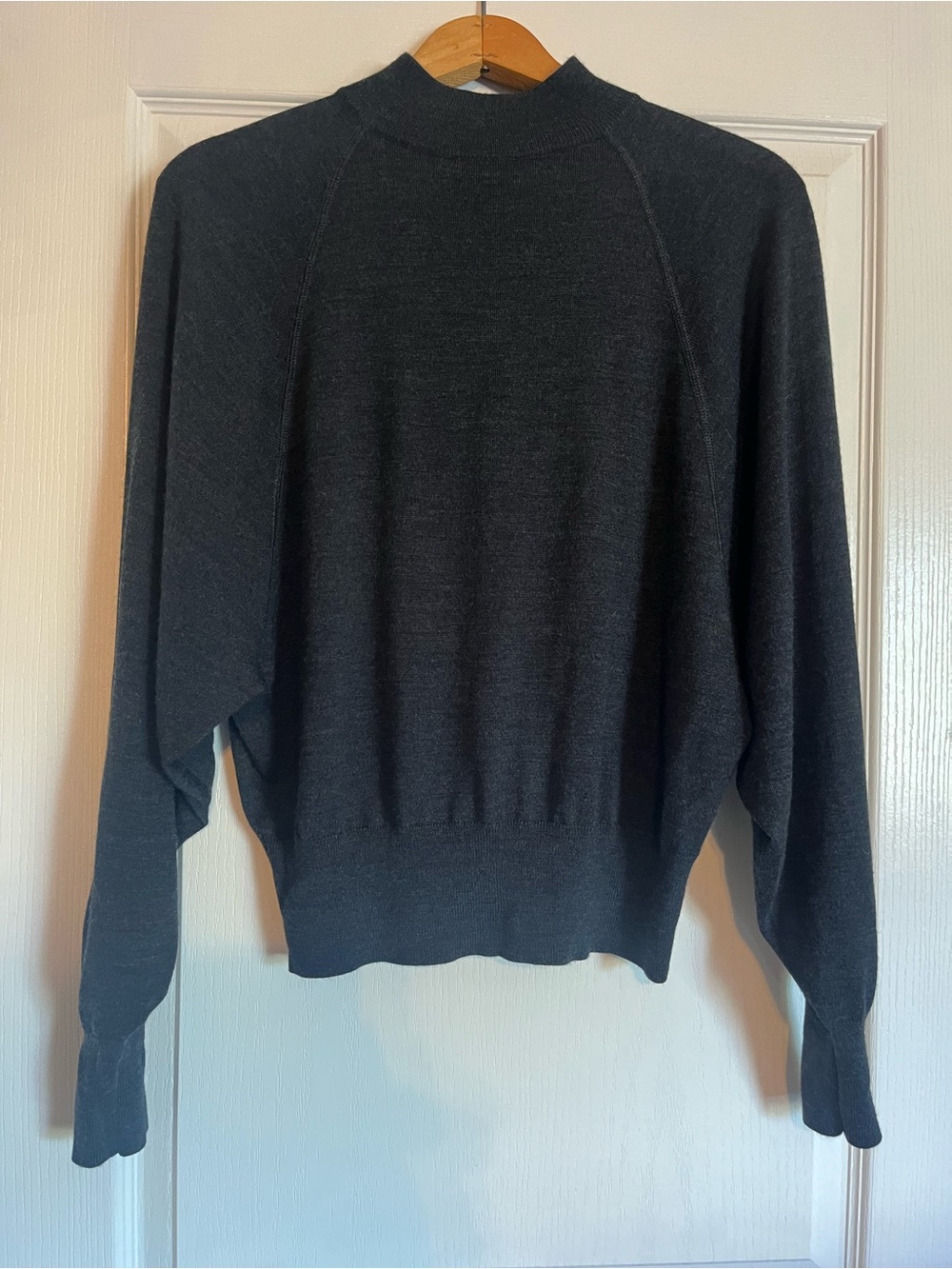 Uniqlo Sweater Pullover charcoal gray wool Women Crewneck Small